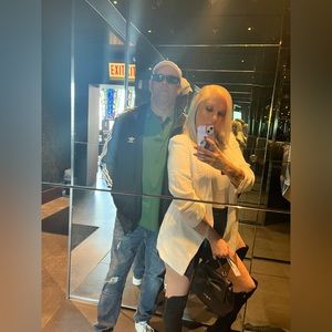 🐬🐬PLEASE RE-LIKE/LIKE THIS TO BE NOTIFIED WHEN I GO LIVE🐬🐬